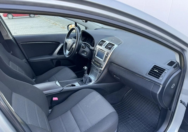 Toyota Avensis cena 46800 przebieg: 213000, rok produkcji 2015 z Piotrków Kujawski małe 352